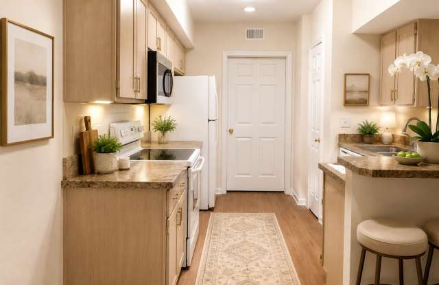 For Rent Beautiful 2/2 First Floor Condo at the Crest close to UCF and Valencia College !!! Gallery 4