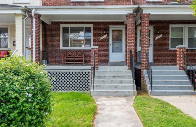 843 CRITTENDEN STREET NE photos photos