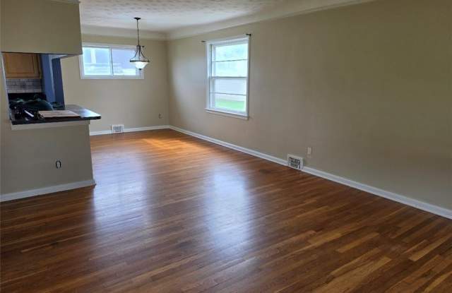 1371 W Miner Road Gallery 3