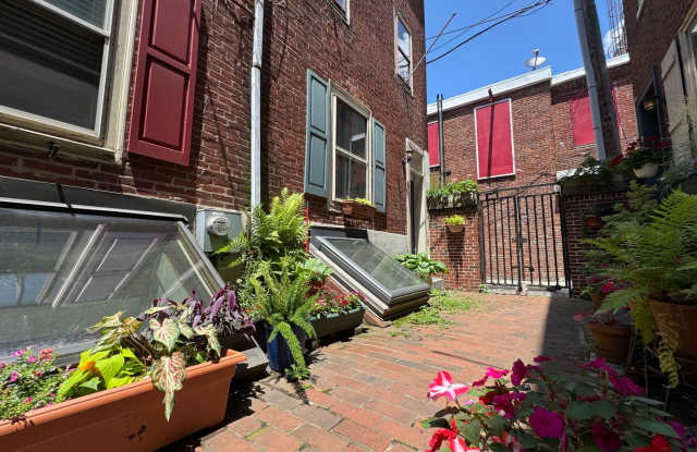 Gorgeous 2-Bedroom Townhome in Society Hill! Available NOW! photos photos