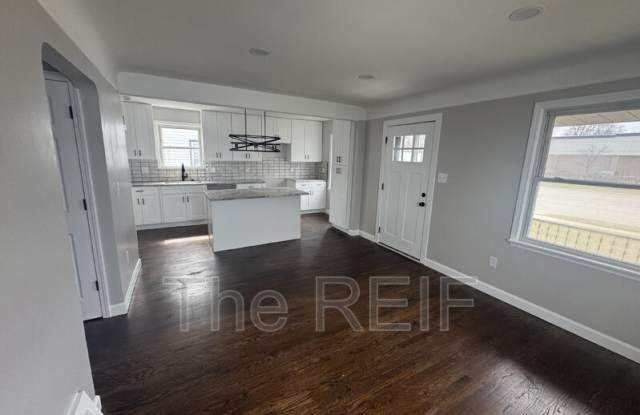 3324 Greenfield Road photos photos