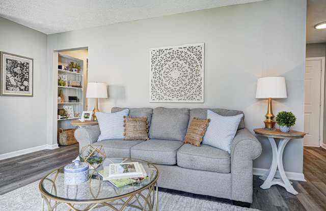 Ivy Knoll photos photos