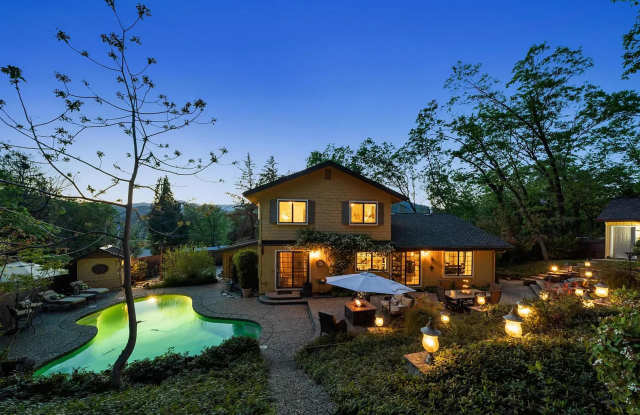 LARGE 4 BED 3.5 BATH HOUSE WITH POOL AND HOT TUB photos photos