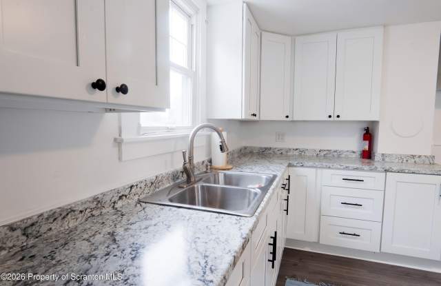 118 E Carey Street photos photos