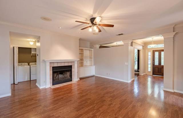 Charming 3-Bedroom Home with Spacious Backyard & Covered Deck! Gallery 4