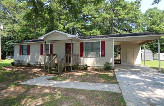 Cute Home Close to Town - 139 Ilamo Circle, Pell City, AL 35128