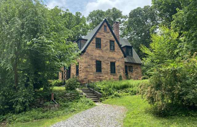 17 Pratt Street - 17 Pratt Street, Chester Center, CT 06412