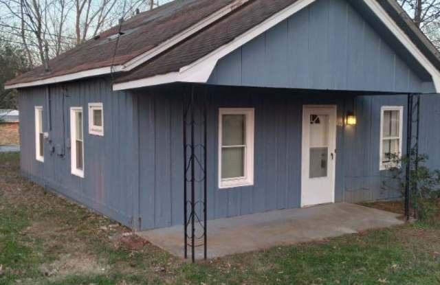 400 Treymore Ave NW - 400 Treymore Avenue Northwest, Huntsville, AL 35811