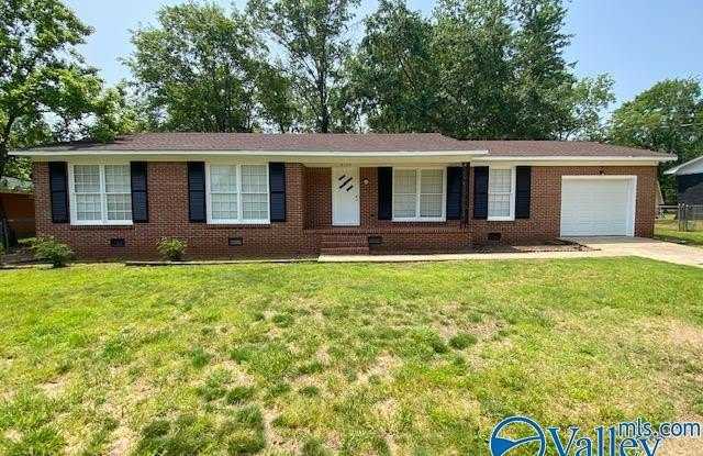 2509 Rochell Drive NW - 2509 Rochell Drive Northwest, Huntsville, AL 35810
