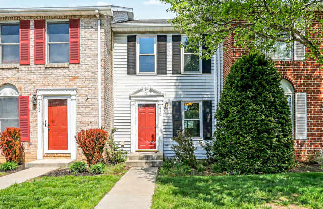 Two bedroom, one bathroom interior townhome in Mechanicsburg near Lisburn Rd. photos photos