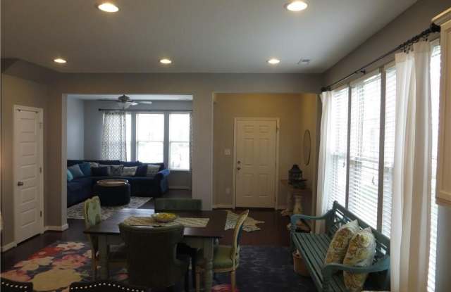 8062 Ellendale Drive Gallery 3