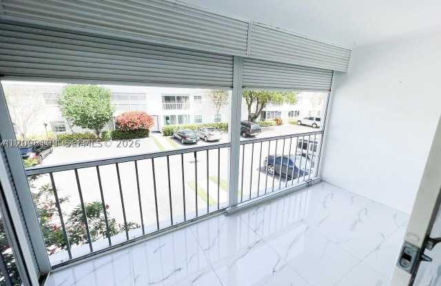 6395 Bay Club Dr Gallery 1