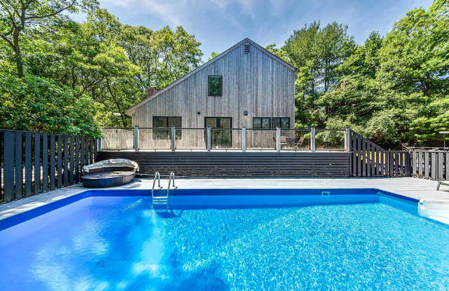 33 Woodbine Drive Gallery 1