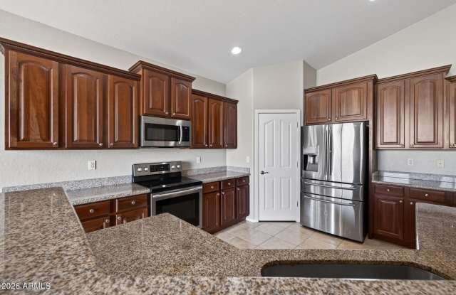 3096 E KINGBIRD Place Gallery 4