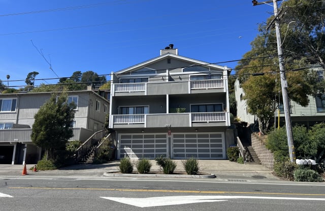 272 Shoreline Hwy Apt 4 - 272 Shoreline Highway, Tamalpais-Homestead Valley, CA 94941