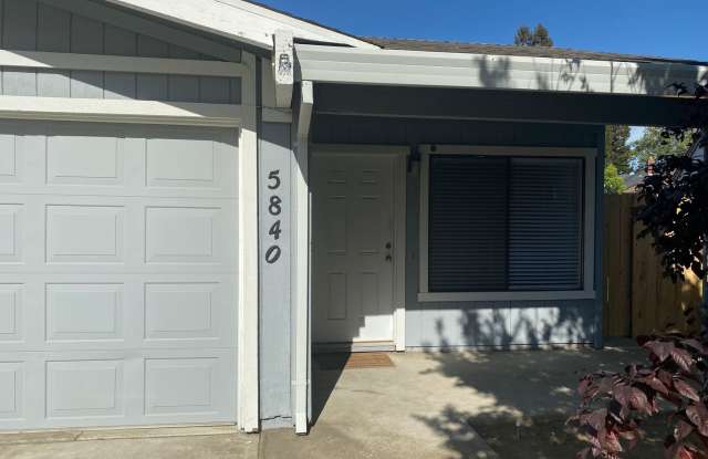 Spacious 2bd/2ba Fair Oaks Duplex with Garage photos photos