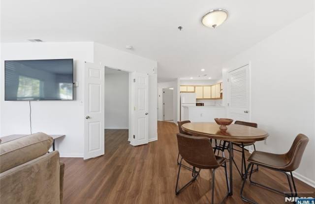 5301 Tudor Drive Gallery 2