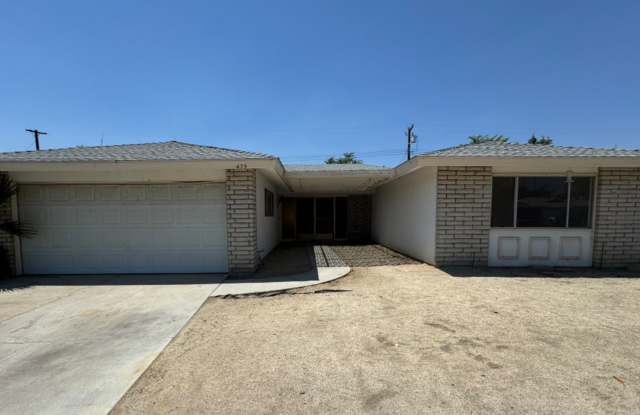 Three Bedroom Two Bathroom Pool Home in Hemet! photos photos