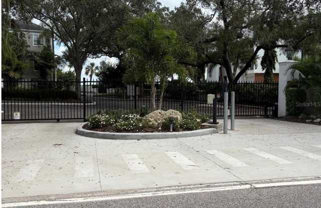 6212 BAYSHORE Boulevard Gallery 2