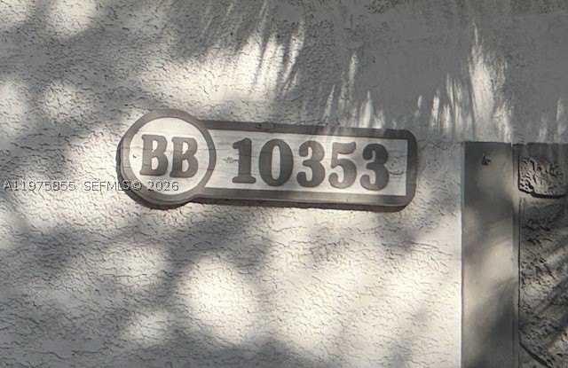 10353 N Kendall Dr Gallery 2