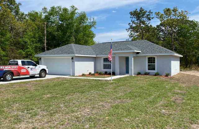 Custom Home - Desirable SE Ocala Neighborhood 3/2/2 **Won't Last** Gallery 3