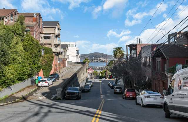 2355 Leavenworth Gallery 4