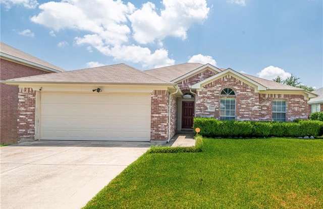 7804 Briarstone - 7804 Briarstone Court, Fort Worth, TX 76112