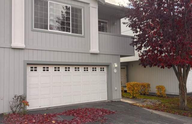 Fantastic 2 Bedroom Townhome! - 5554 Sapphire Loop, Anchorage, AK 99504