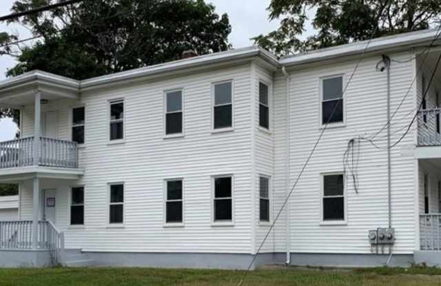 Location ! Excellent 3 BedRoom Availible. - 210 North Warren Avenue, Brockton, MA 02301