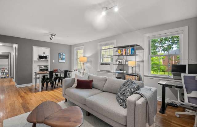 Bright & Spacious Modern 1BR Condo | All Utilities Included! Gallery 1