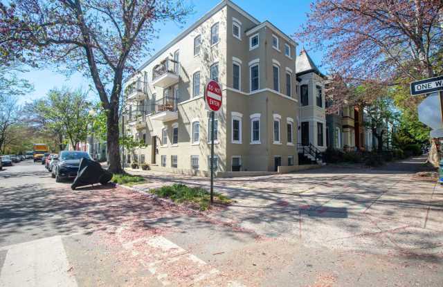 Amazing 2 BR/1.5 BA Condo in H Street Corridor! - 660 Morton Place Northeast, Washington, DC 20002