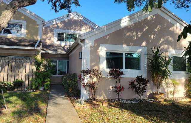 1325 NW 123rd Ter photos photos