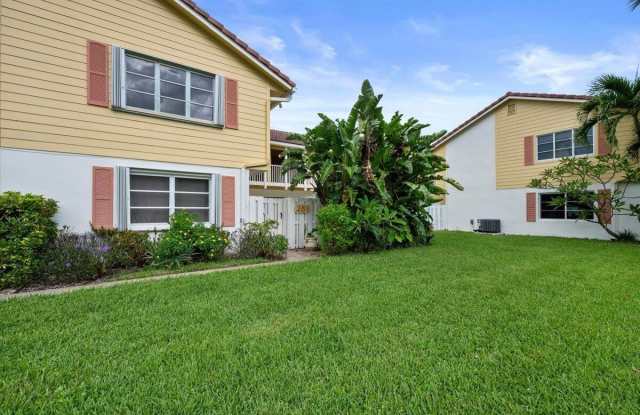 251 SEABREEZE Circle Gallery 1