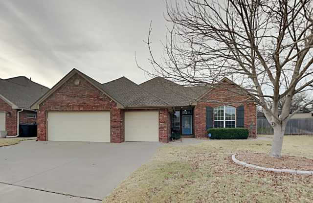 Spacious 3 Bedroom 2 Bathroom Home in Piedmont Schools **LEASING SPECIAL** Gallery 1