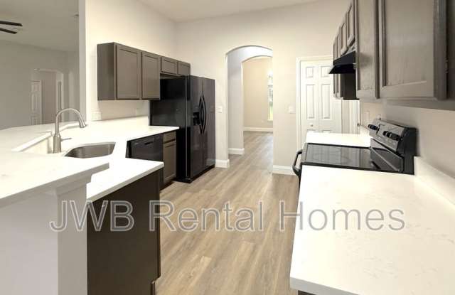 557 Grand Parke Dr Gallery 2