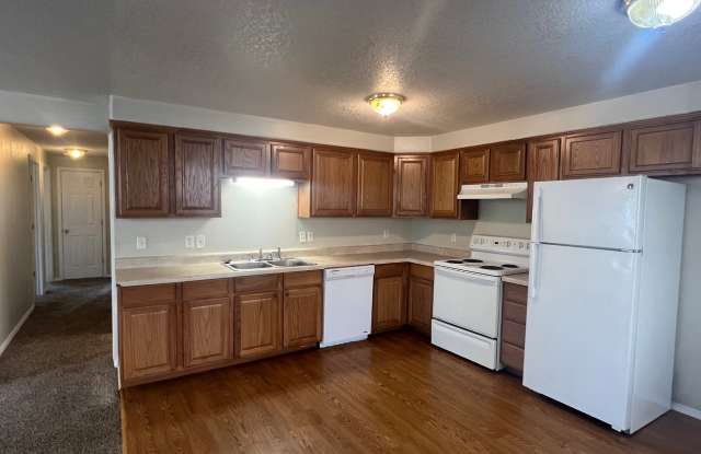 1041 8th Ave - 101 - 1041 8th Avenue, Longview, WA 98632