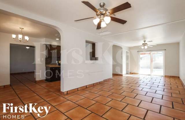 2021 West Gardenia Drive Gallery 4