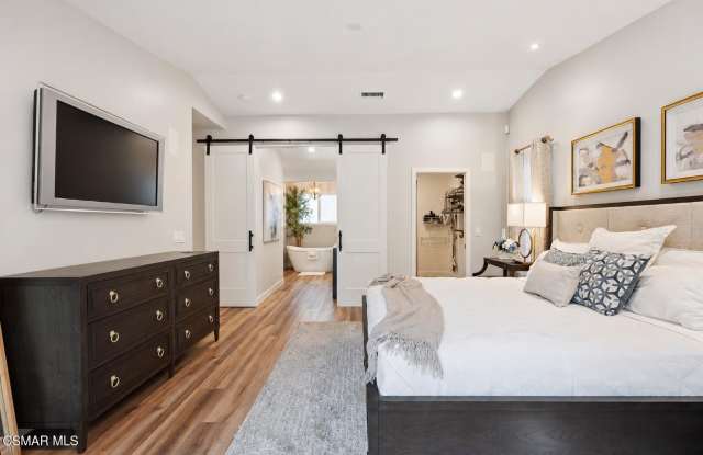 17 Sherwood Drive Gallery 1