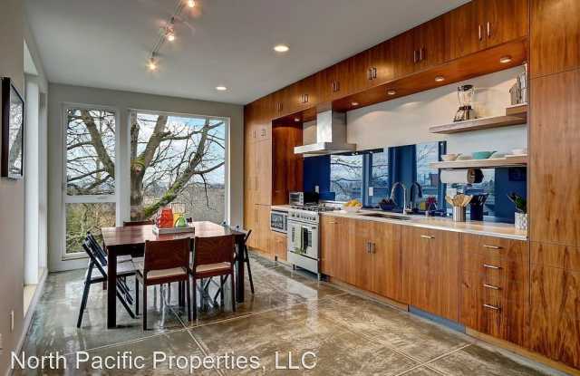 128 18th Ave E - 128 18th Avenue East, Seattle, WA 98112
