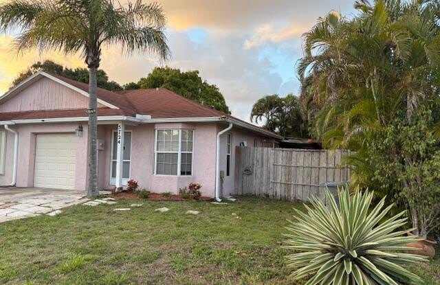 5724 Boynton Cres photos photos