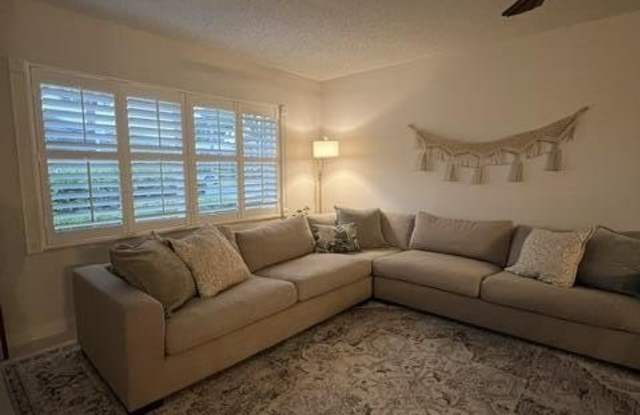 2873 SW LAKEMONT Place Gallery 2