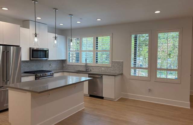 Beautiful-Luxury 3+3 Townhome in prestigious Crescenta Heights photos photos