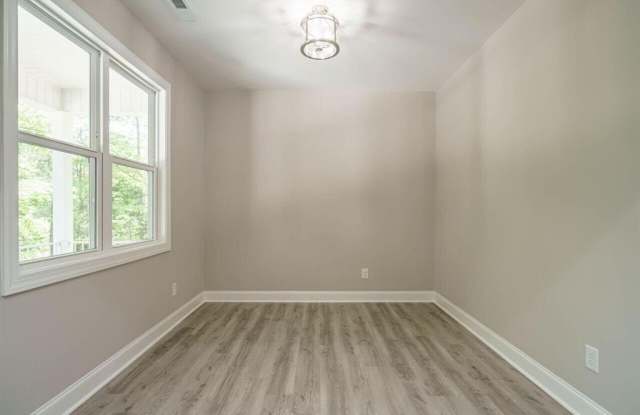 3277 Edinburgh Drive Gallery 3