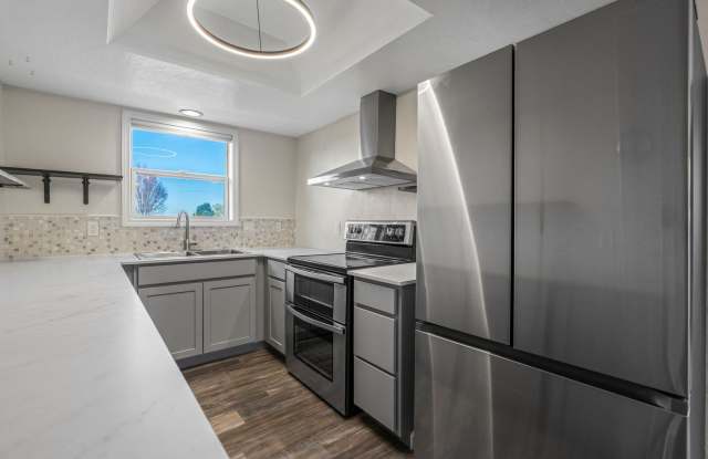 4 Bed Bayfield Rental with Fenced Yard, RV Parking & Fiber Internet Gallery 3