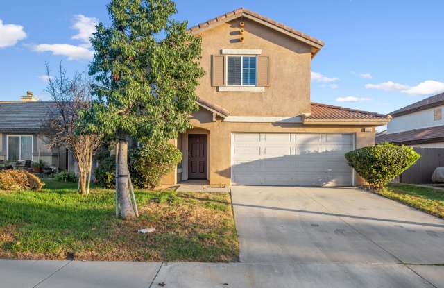 Charming 5 Bed |2.5 Bath Gallery 1