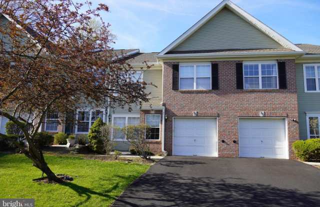 102 WELLINGTON PARK DRIVE photos photos