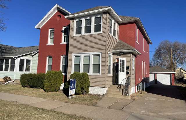 556 E 5th St photos photos