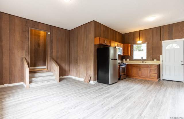 Recently Renovated 2BR/1BA/1 covered PKG in Kalihi Valley! Gallery 4