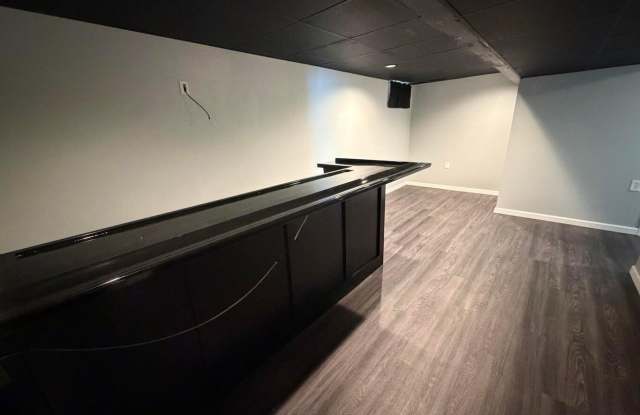 37 Flood Drive Gallery 3