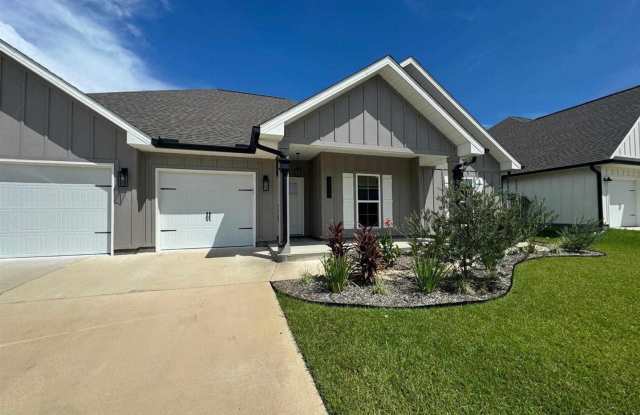 Charming 4 bedroom 3 bathroom Rental in Waters Edge Gallery 1